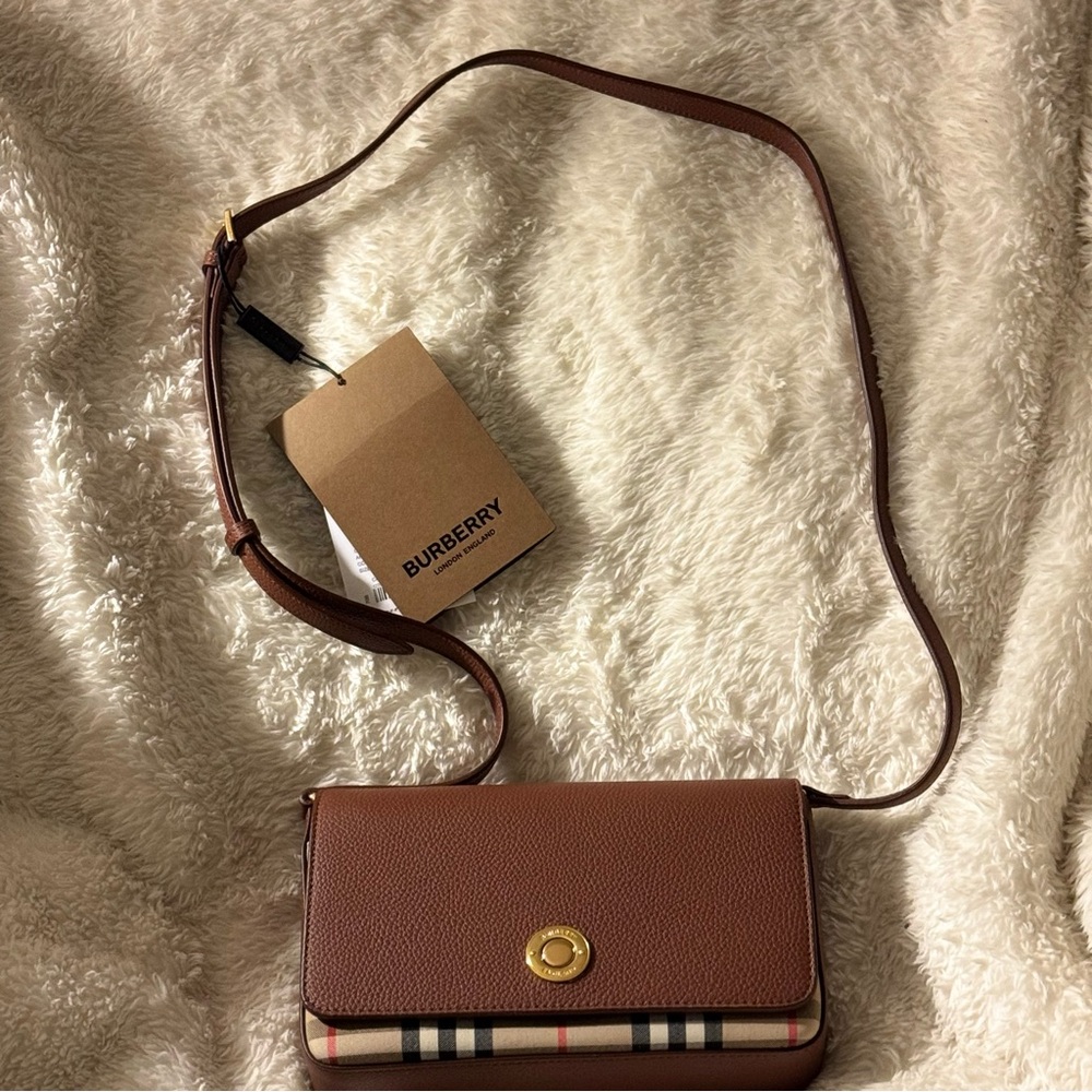 Burberry Hampshire Note Handbag - NWT - Picture 5 of 8